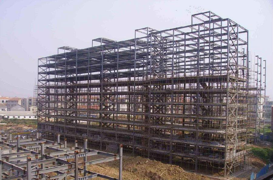 津南高层钢结构的支撑布置与构造应该符合哪些要求